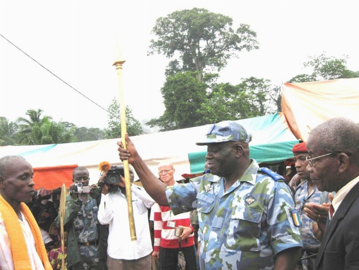 Mérite : Le général de corps d’armée Kassarate Tiapé Edouard célébré par les populations de Tabou et Grabo